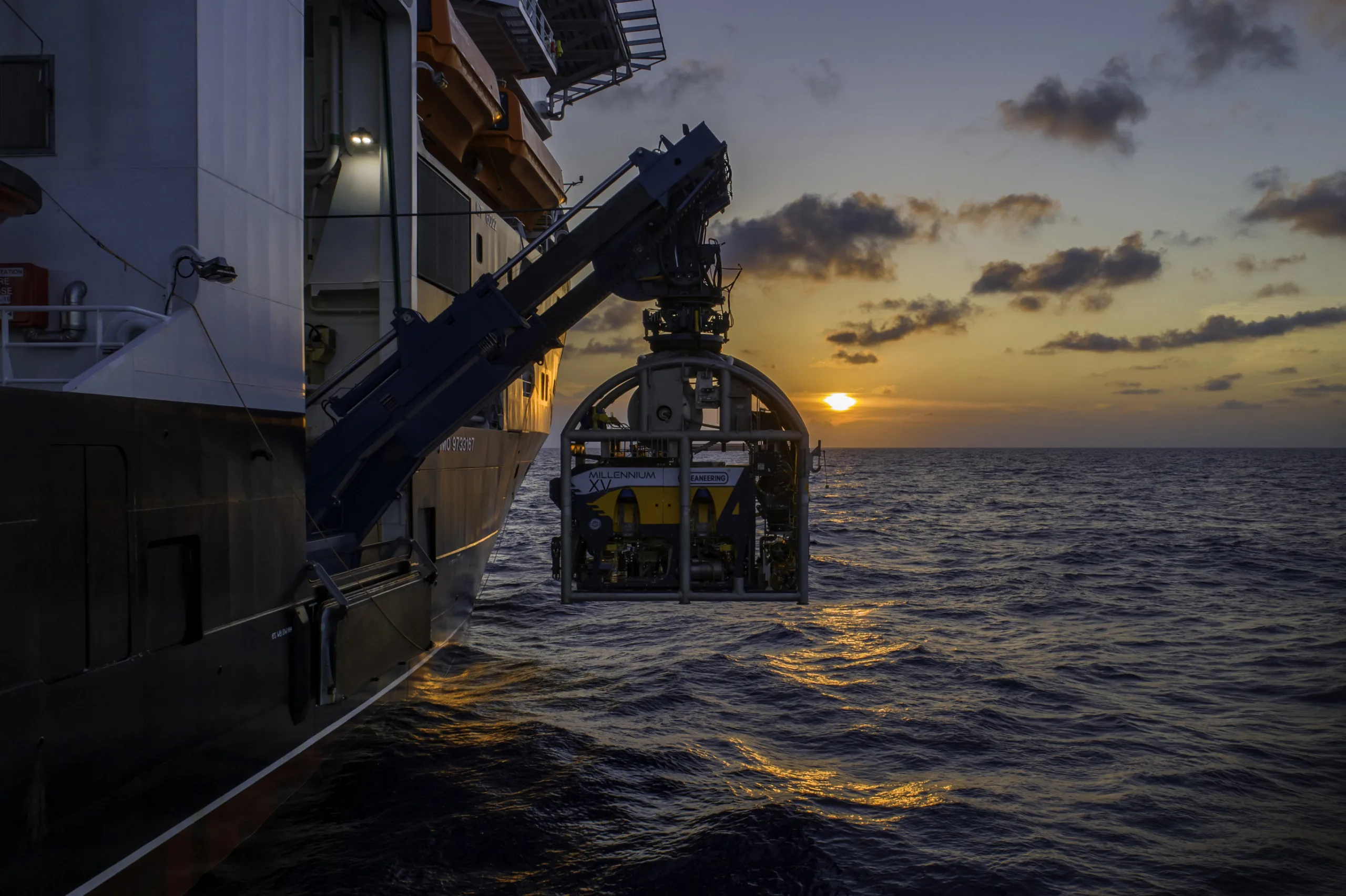 Produção vídeo institucional ambiente trabalho moderno Oceannering Barra Tijuca